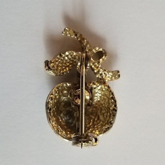 Vintage fruit brooch small pin gold tone apple peach plum - Picture 7 of 8